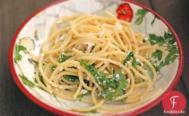 Meyer Zitrone Ricotta Spaghetti mit Rucola (aka Kühlschrank Pasta)