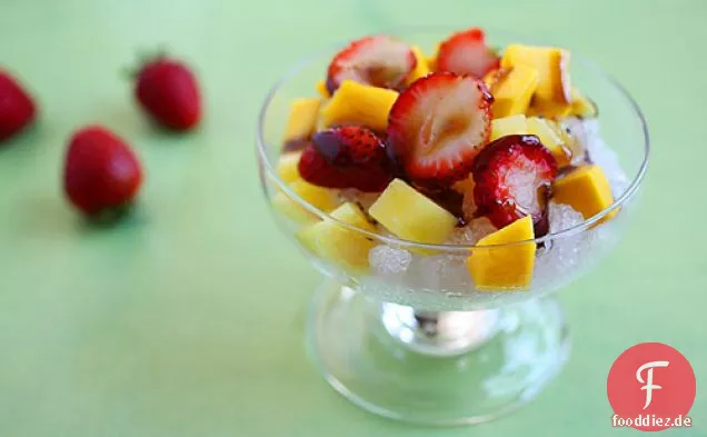 Taiwanesisches rasiertes Eis mit Früchten