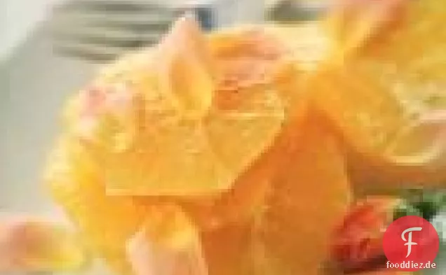 Orangenscheiben in Rosenblütenwasser