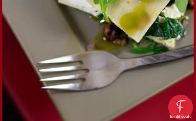 Lasagne mit Ricotta, Spinat, Walnüssen und Rucola