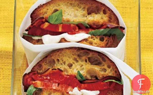 BBT (Speck Basilikum Tomaten) Sandwich