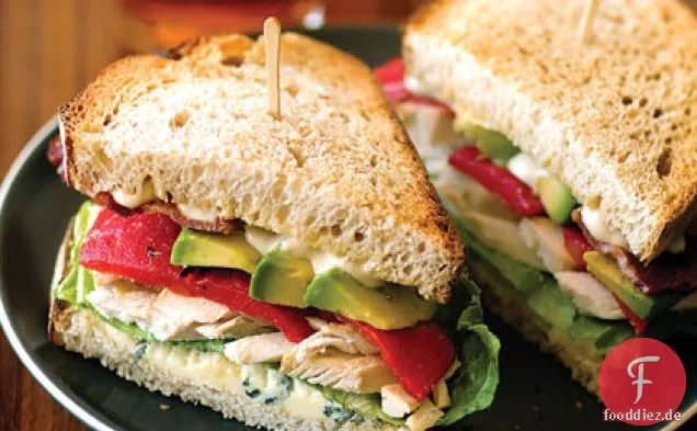Hähnchen-, Speck- und Blauschimmelkäsesandwiches