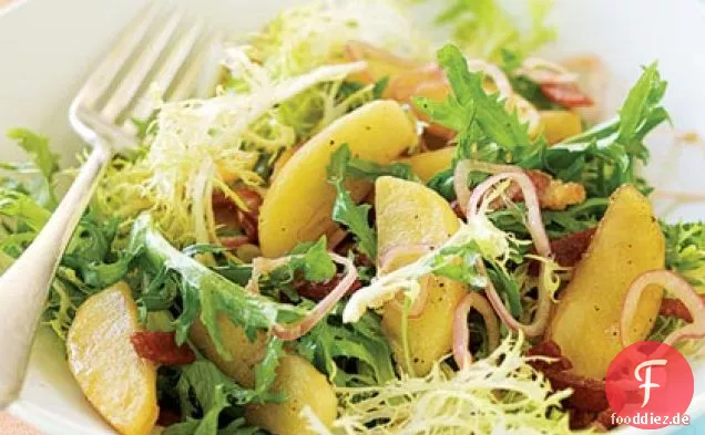 Bratapfel-, Speck- und Frisée-Salat