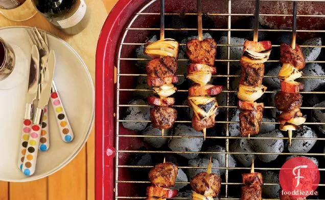 Schweinefleisch und Speck Spieße