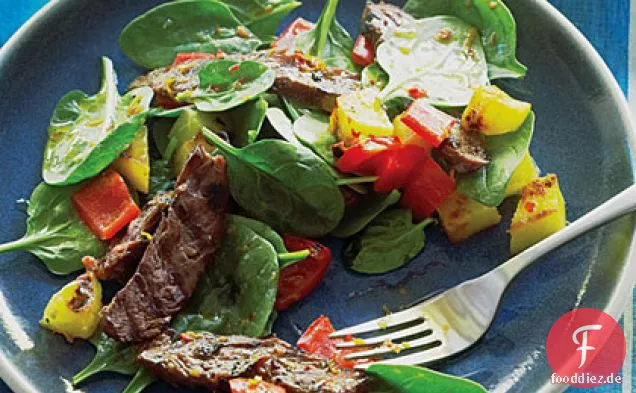 Brasilianischer gegrillter Steaksalat