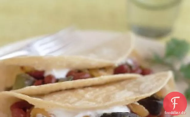 Pinto-Bohnen- und Poblano-Tacos