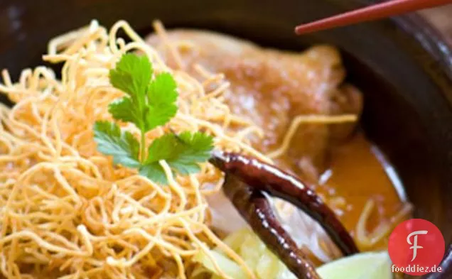 Nördliche Hühnchen-Curry-Nudel