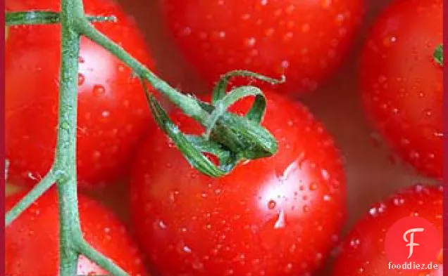 Geröstete Tomaten, rote Zwiebeln und Rucola-Torte