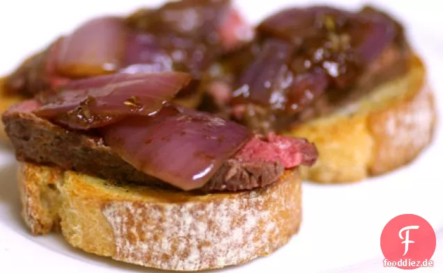 Bistecca Mit Balsamico-geröstete Zwiebel Crostini