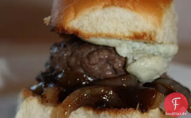 Schieberegler Mit Balsamico Karamellisierten Zwiebeln Und Blauschimmelkäse
