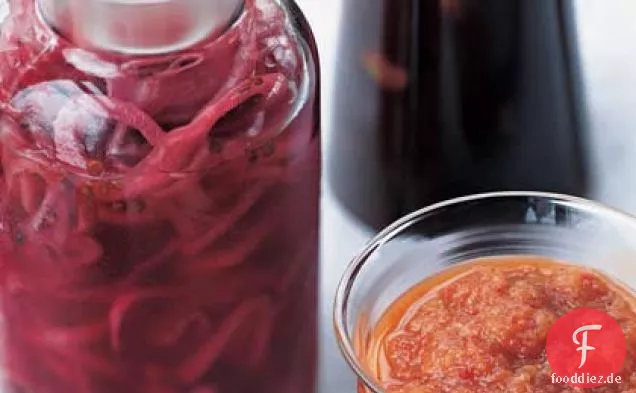 Süß-saure rote Zwiebel-Essig-Sauce