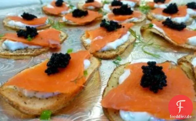 Geräucherter Lachs und dünne Dillcreme mit Kaviar im Ofen gebraten