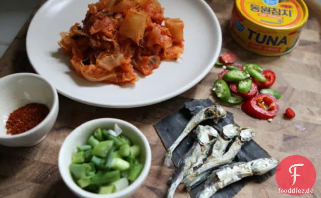 Würziger Kimchi-Eintopf (Kimchi Jjigae)