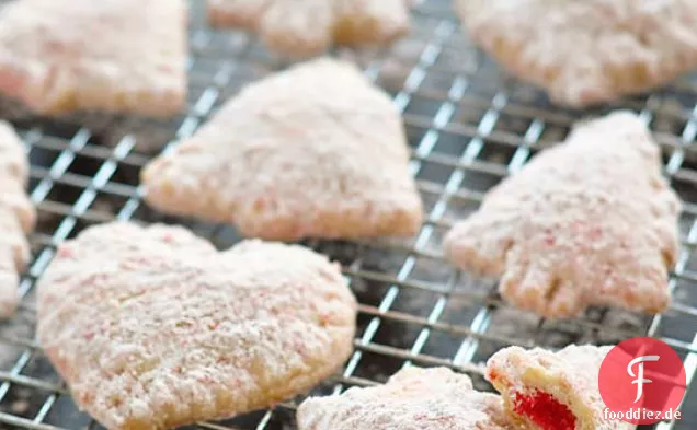Mit Pfefferminzcreme gefüllte Butterkekse