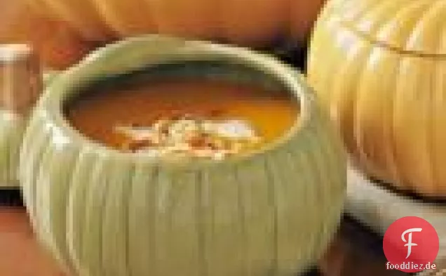 Butternut Squash Suppe mit Haselnusscreme