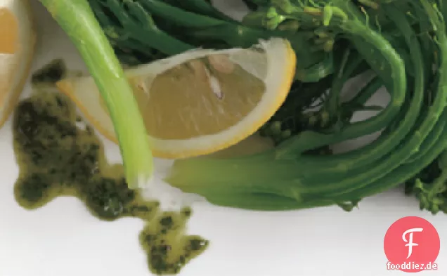 Broccolini mit italienischem Kräuteröl