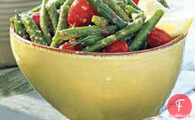 Grüner Bohnen-Trauben-Tomaten-Salat mit Kalamata-Vinaigrette