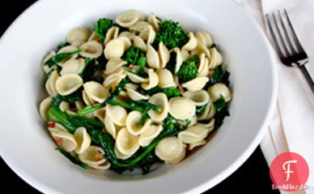 Orecchiette mit Brokkoli Rabe, Paprika Flocken und Sardellen Rezept