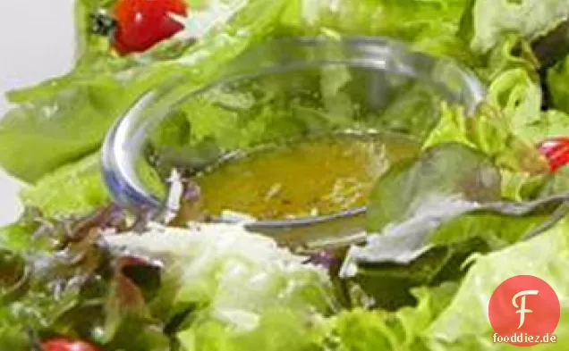 Romaine mit Knoblauch-Zitronen-Sardellen-Dressing