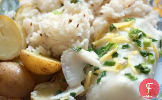 Ganzer gebackener Fisch kubanischer Art