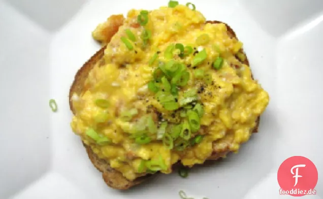 Geräucherte Forelle und Ei-Scramble