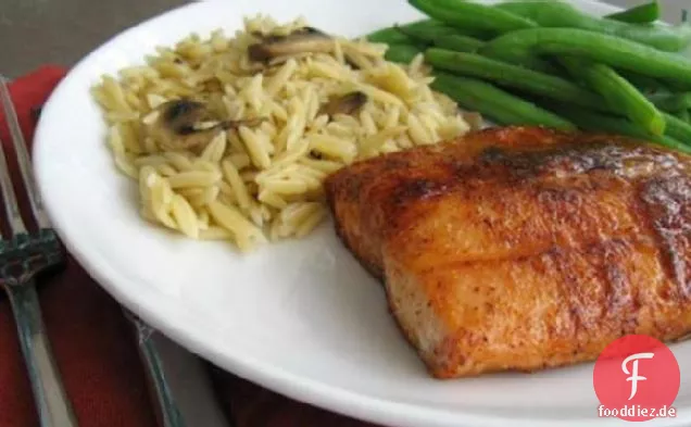 Gewürzter Ahorn glasierter Lachs