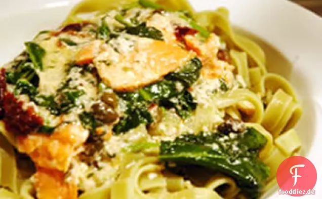 Lachs und Spinat Fettuccine