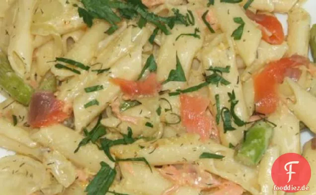 Penne mit Spargel und Räucherlachscreme