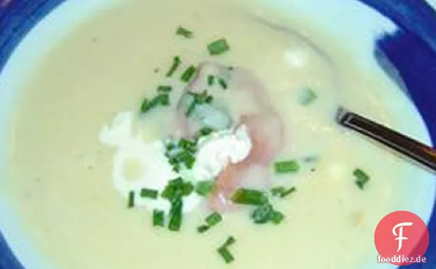 Kartoffelsuppe mit Gravlax Rosetten