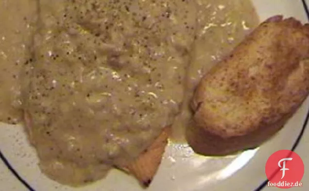 Lachsfilets mit cremiger Weißwein-Krabben-Fleischsauce