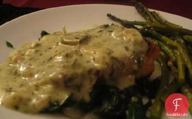 Gebratener Lachs auf Babyspinat