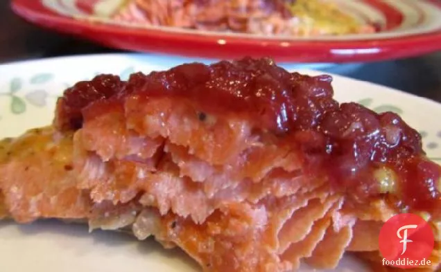 Senf-gebratener Lachs mit Preiselbeersauce