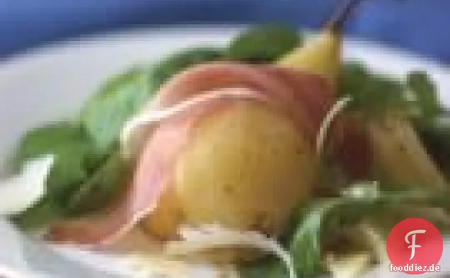 Pochierter Birnensalat mit Rucola, Schinken und Parmesan
