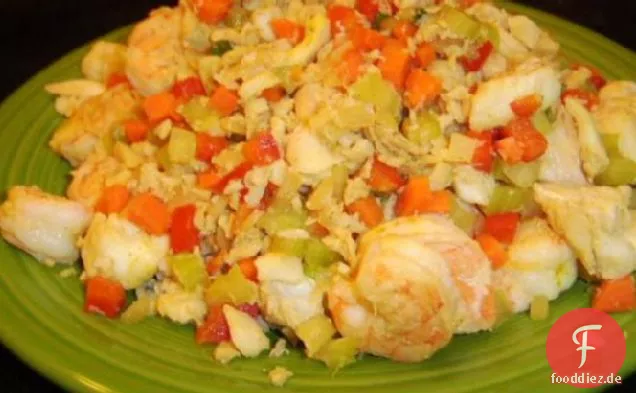 Curry Meeresfrüchte und Gemüse über Reis