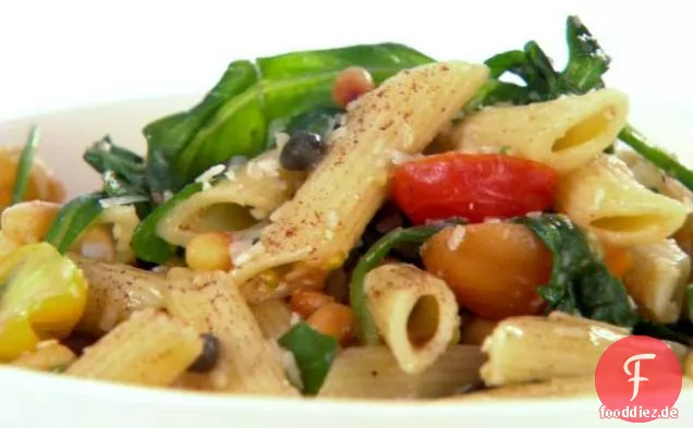 Penne mit Brauner Butter, Rucola und Pinienkernen