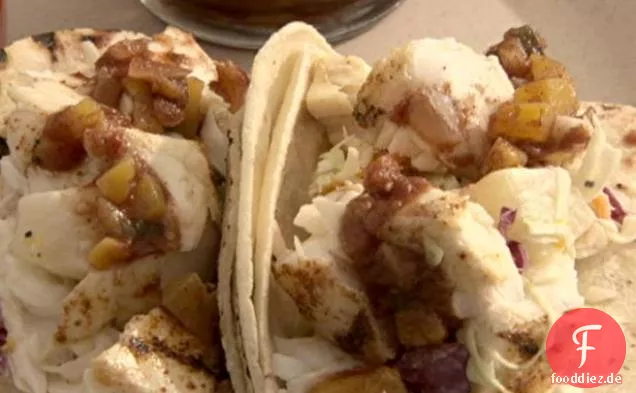 Heilbutt-Tacos mit Pfirsichsalsa