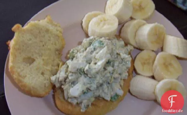 Lachs-Eiersalat gefüllte Pitas