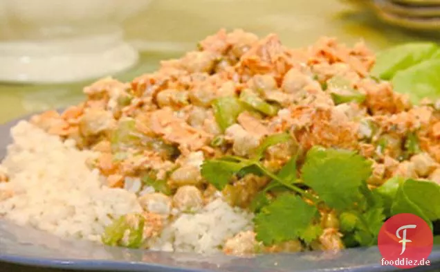 Lachs-Kichererbsensalat über gekühltem Mirin-Reis