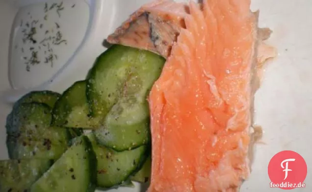 Lachs mit Gurkensalat