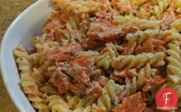 Cheesy Pasta Alfredo mit Lachs