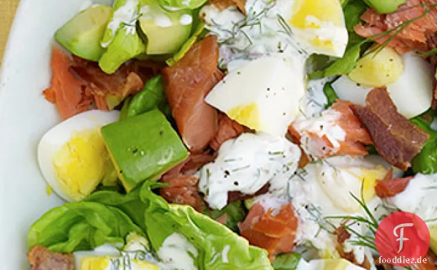 Geräucherter Lachs-Cobb-Salat