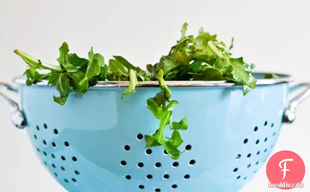 Knusprige Garnelennudeln mit Rucola-Pesto-Sahnesauce
