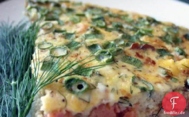 Krustenlose geräucherte Lachsquiche mit Dill