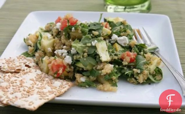 Quinoa-Salat mit Rucola und Feta