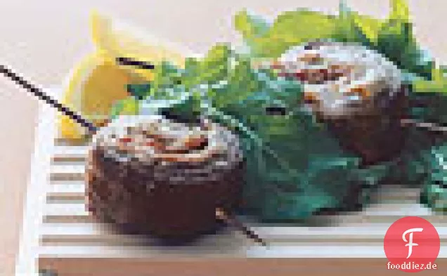 Rindfleisch-Windräder mit Rucola-Salat