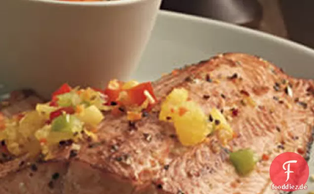 Gebackener Lachs mit Ananas-Salsa