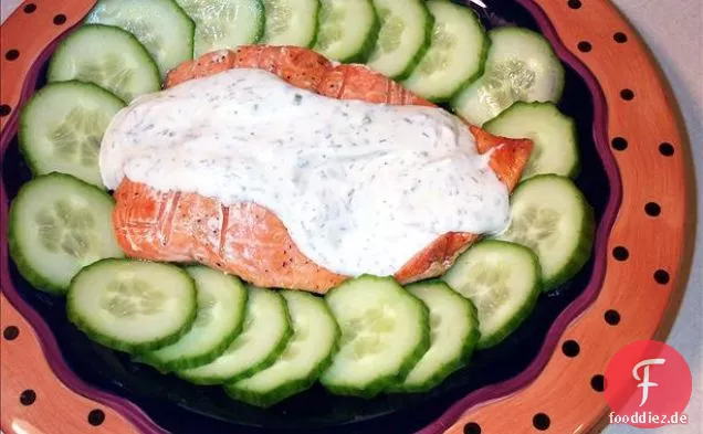 Alaska geräucherter Lachs Nicoise mit zerbröckeltem Feta-Käse