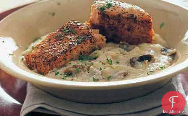 Gebratener Lachs über Parmesankörnern