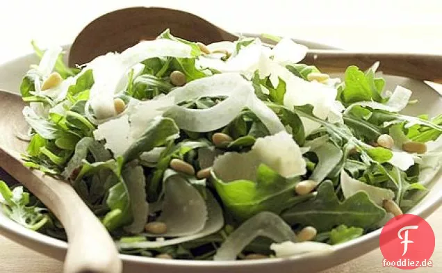 Rucola-Salat mit Fenchel und Pinienkernen