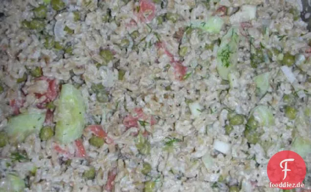 Skandinavischer Reissalat mit geräuchertem Lachs